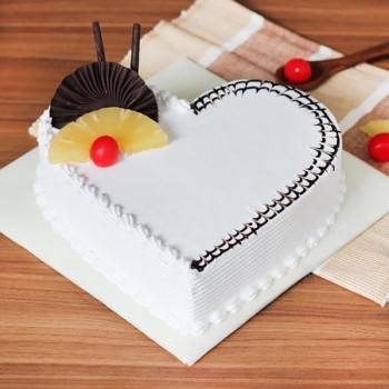 Pineapple Heart Cake Buy only at ₹699
