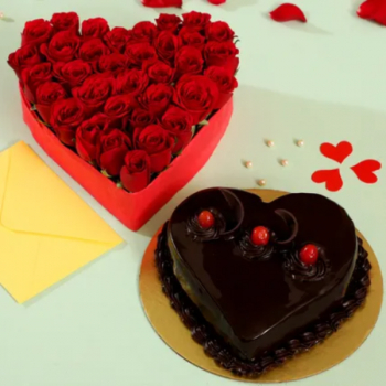 Heart of Red Roses and Truffle Cake Buy only at ₹2499