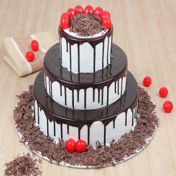 3 Tier Blackforest Cake Buy only at ₹4599