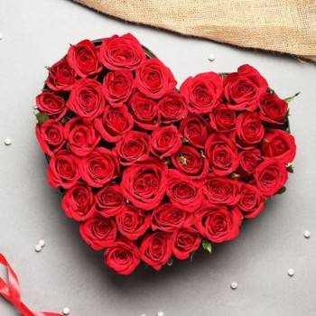 Red Heart Fantasy Buy at ₹1999