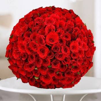 300 Red Roses Bouquet Buy at ₹10499