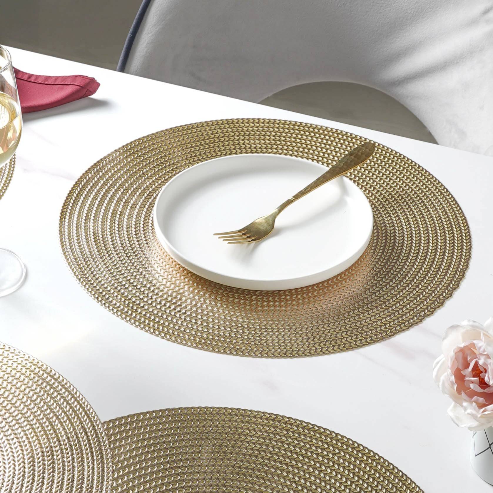 Round Gold Placemat Set of 6 buy only at ₹1290
