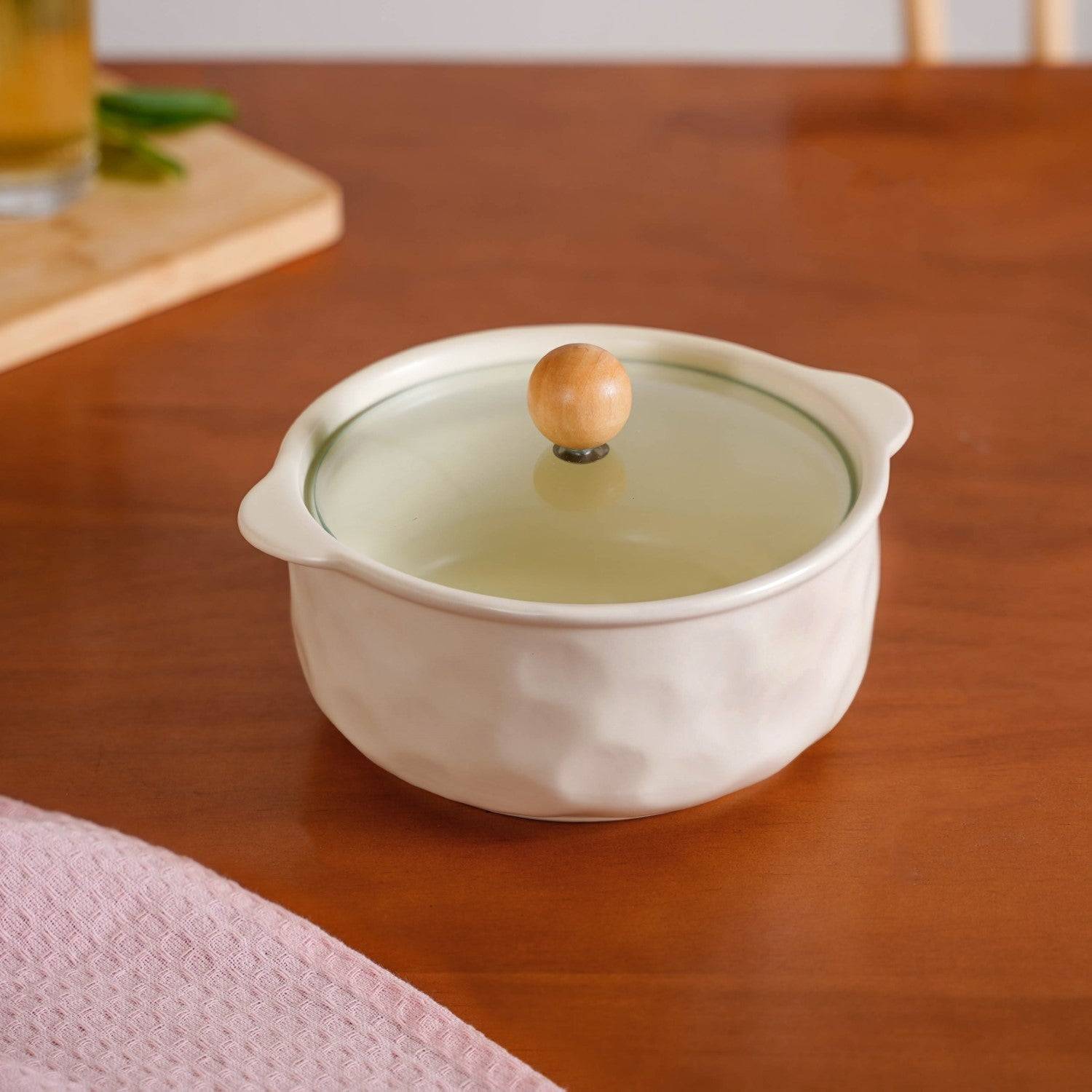 Ceramic Serving Bowl With Glass Lid 950ml buy only at ₹995