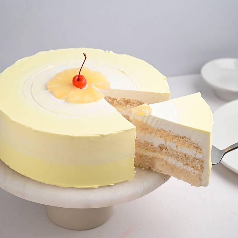 Juicy Pineapple Cream Cake