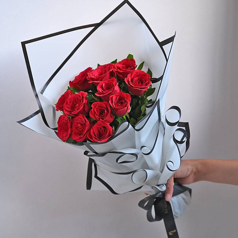 10 Red Roses Of Love Bouquet