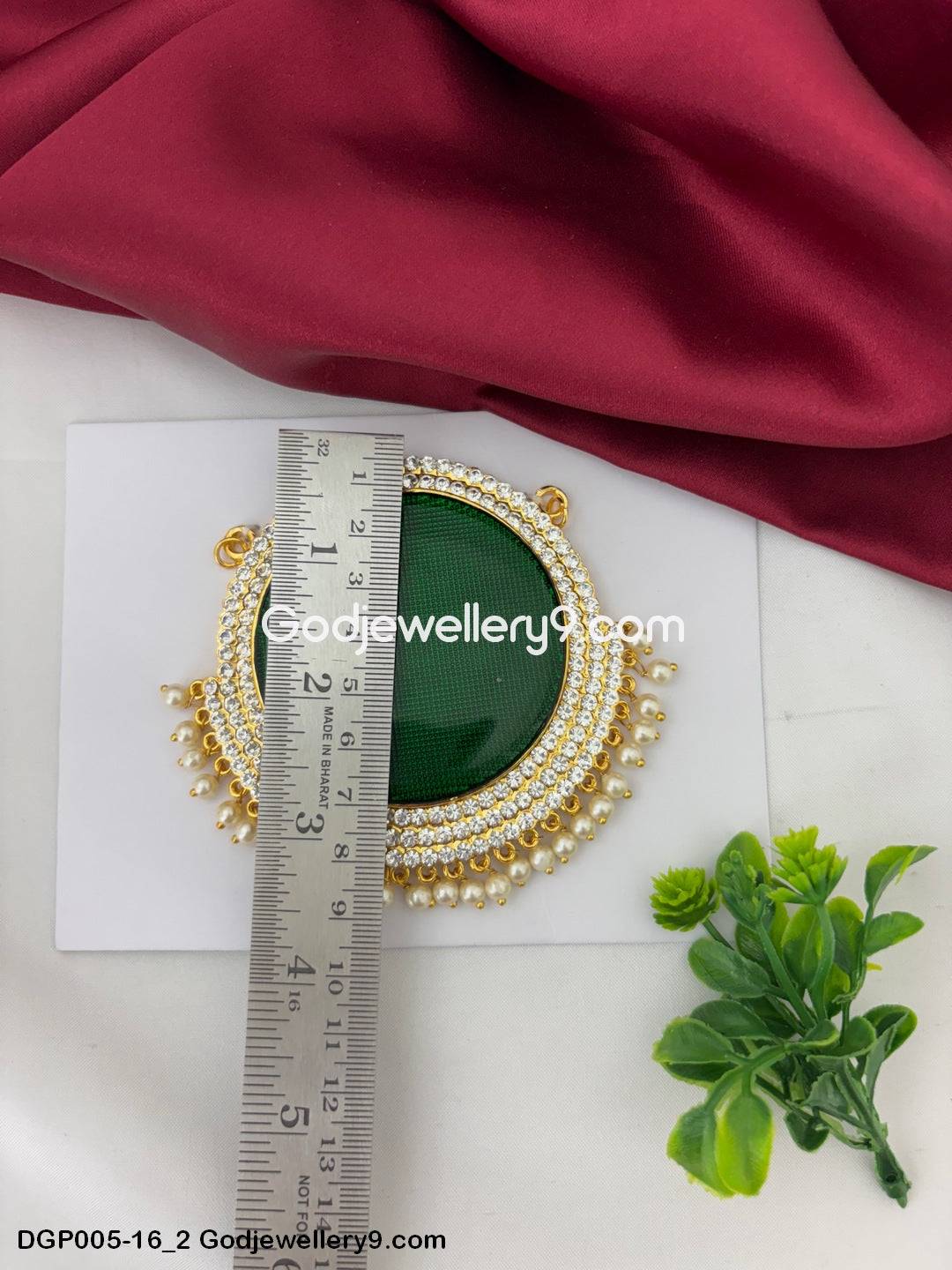 Deity Chest Ornaments God Jewelley Green Enamel Dollar Pendant