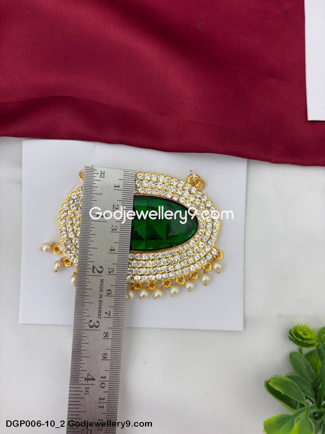 Deity God Vishnu Chest Ornaments Jewelley Green Dollar Pendant