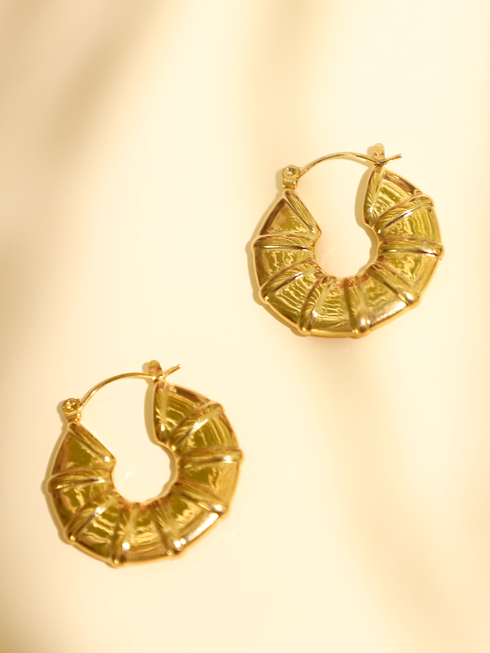 Sayda Jewels Rania Gold Huggies Earring Er-Tf-126 Buy @ ₹420