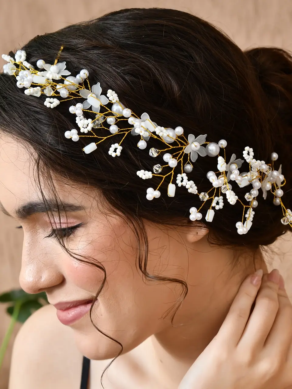 Feya Enchanting Floral Hairpiece for Elegance Buy @ ₹553