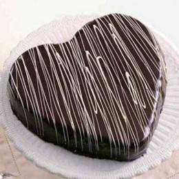 Chocolaty Heart Cake Buy at ₹549