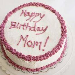 Eggless Princely Cake Buy at ₹549