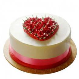 Desirable Rose Cake Buy at ₹649