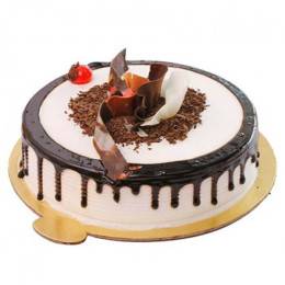 Blackforest Drip Cake Buy at ₹599