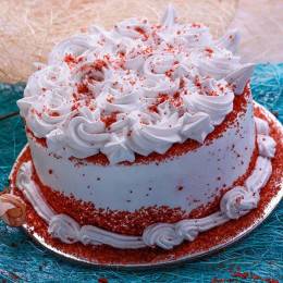 Red Velvet Swirl Cake Buy at ₹599