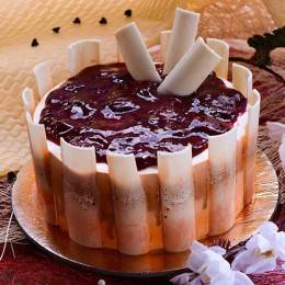 Strawberry Jelly Cake Buy at ₹649