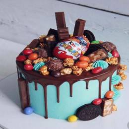 Candies N Choco Feast Cake Buy at ₹1349