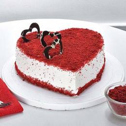 Velvety Red Heart Cake Buy at ₹649