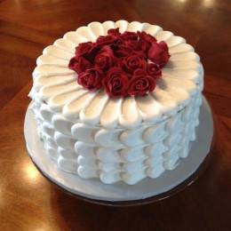 Wishing Vanilla Rose Cake Buy at ₹749
