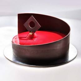Red Glaze Cake Buy at ₹649