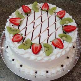 Valentines Fruit Treat Cake Buy at ₹599