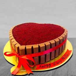 Velvety Kitkat Heart Cake Buy at ₹1599
