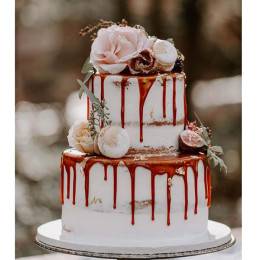 Dripping Love Cake Buy at ₹5499