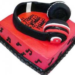 Headphone Shape Cake Buy at ₹2749