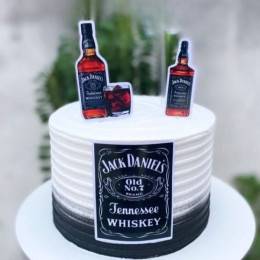 Delicious Jack Daniels Cake Buy at ₹1649