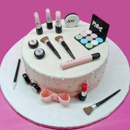 Classy Mac Cake Buy at ₹3099