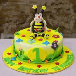 Queen Honey Bee Cake Buy at ₹2449