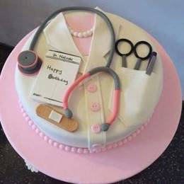 Lady Doc Cake Buy at ₹2349