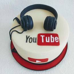 The Youtuber Cake Buy at ₹1649
