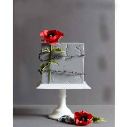 Rose Fence Cake Buy at ₹3299
