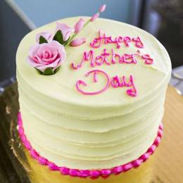 Mothers Day Delight Cake Buy at ₹649