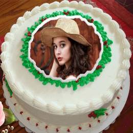 Classic Photo Cake Buy at ₹749