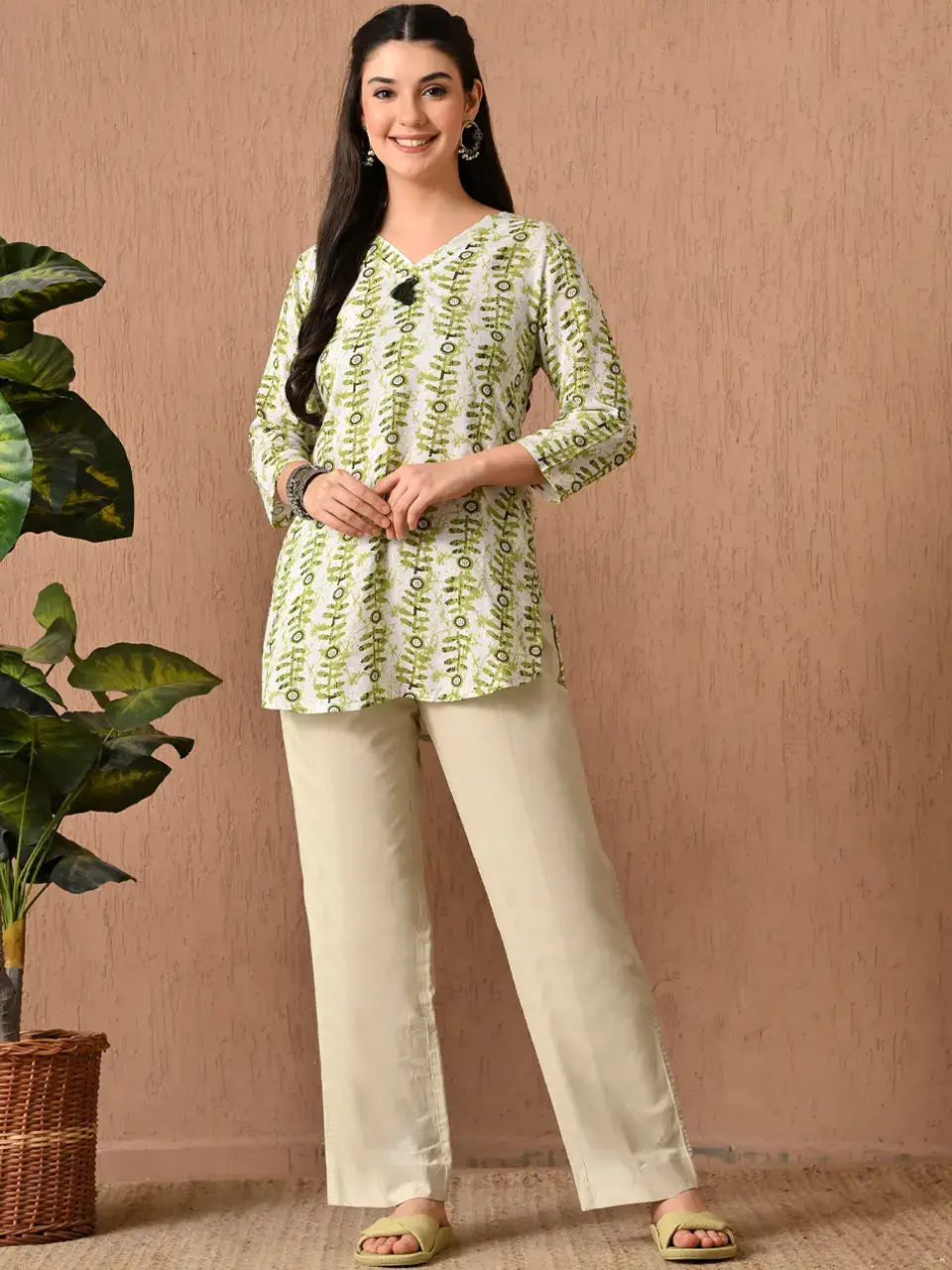 Faeezah Charming White and Green Kurta Buy @ ₹510
