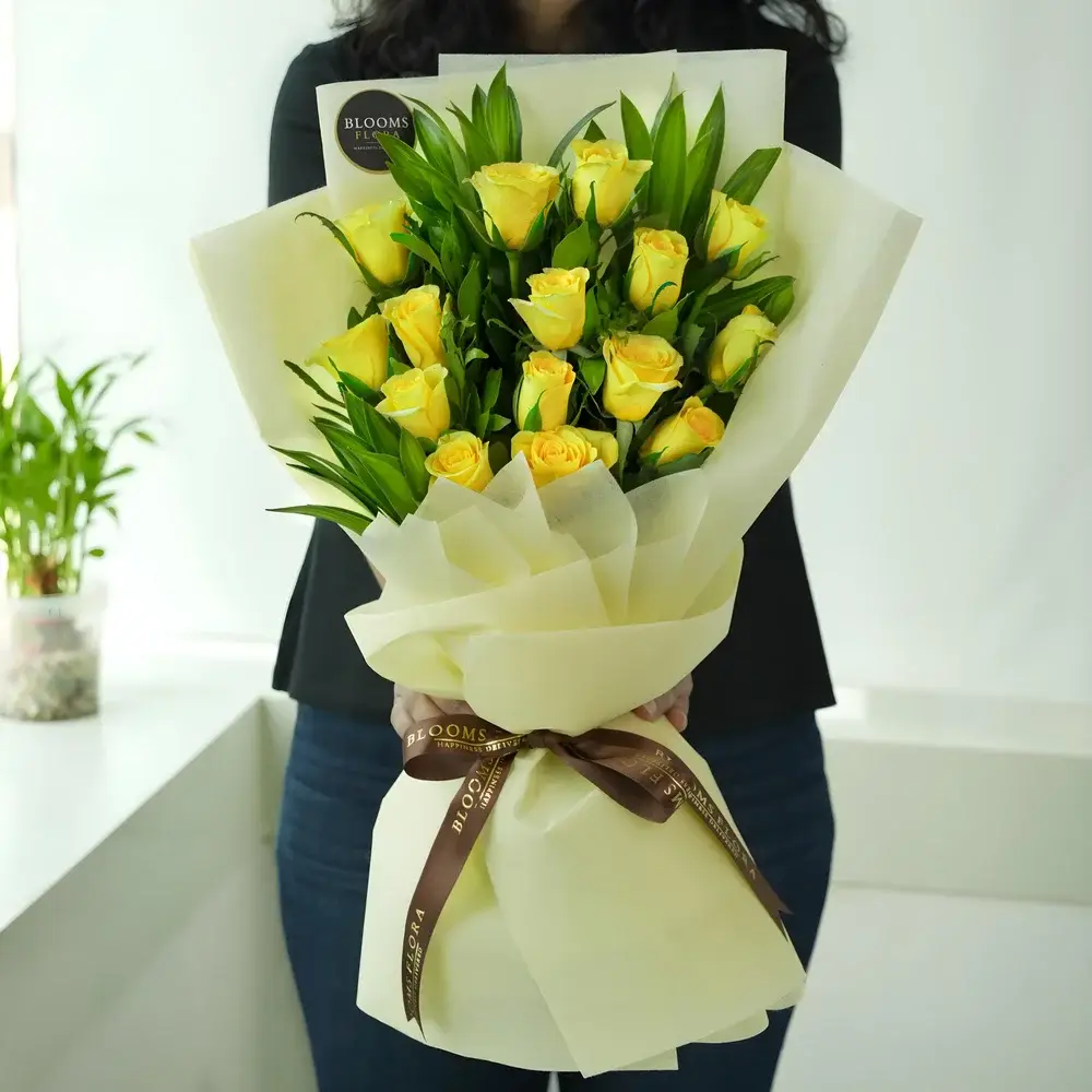 Golden Glow Yellow Rose Bouquet