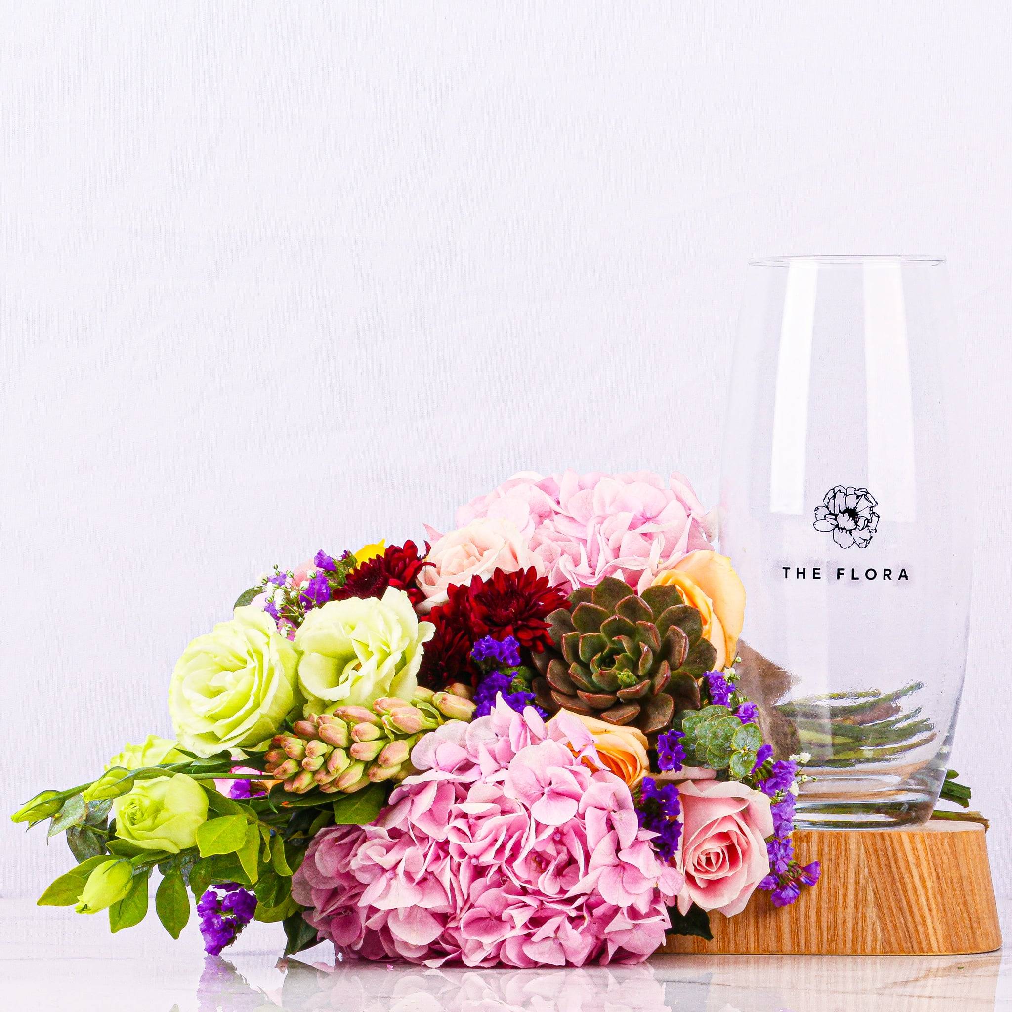 Passion Palette (with glass vase) Buy at ₹3350