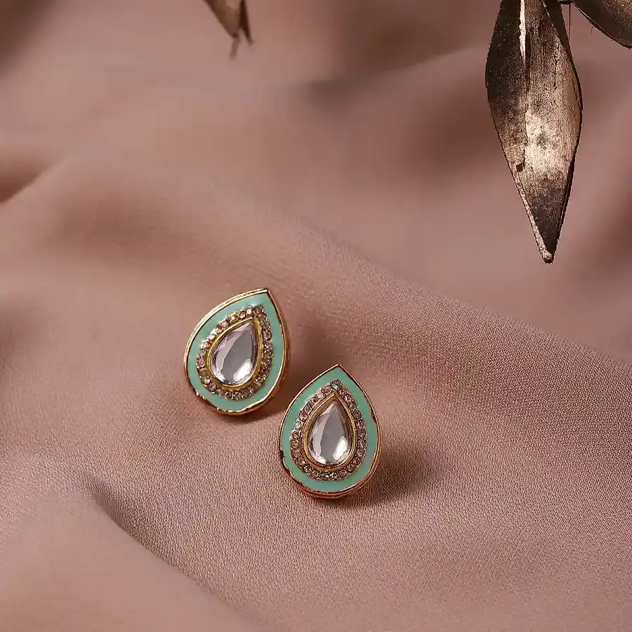 Elegant Kundan Delight