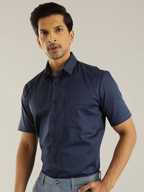 Men Solid Half Sleeve Cotton Stretch Shirt