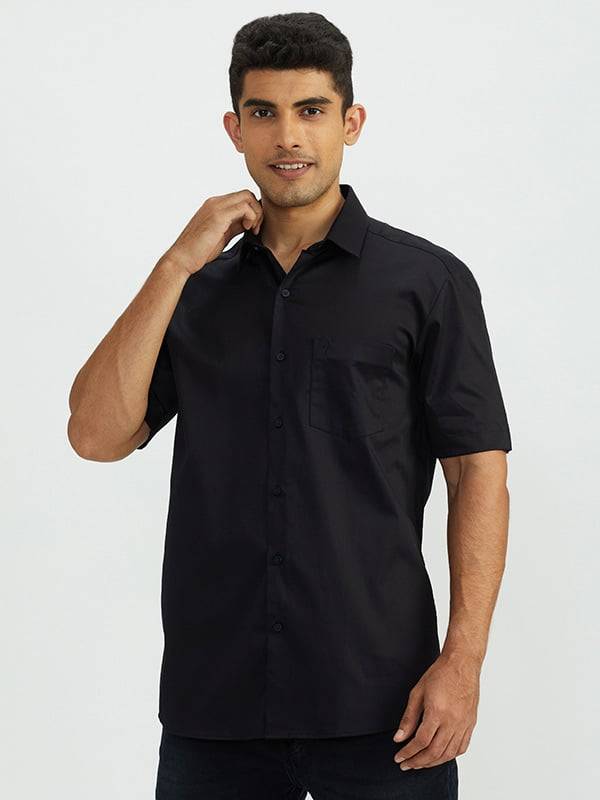Men Solid Half Sleeve Cotton Stretch Shirt