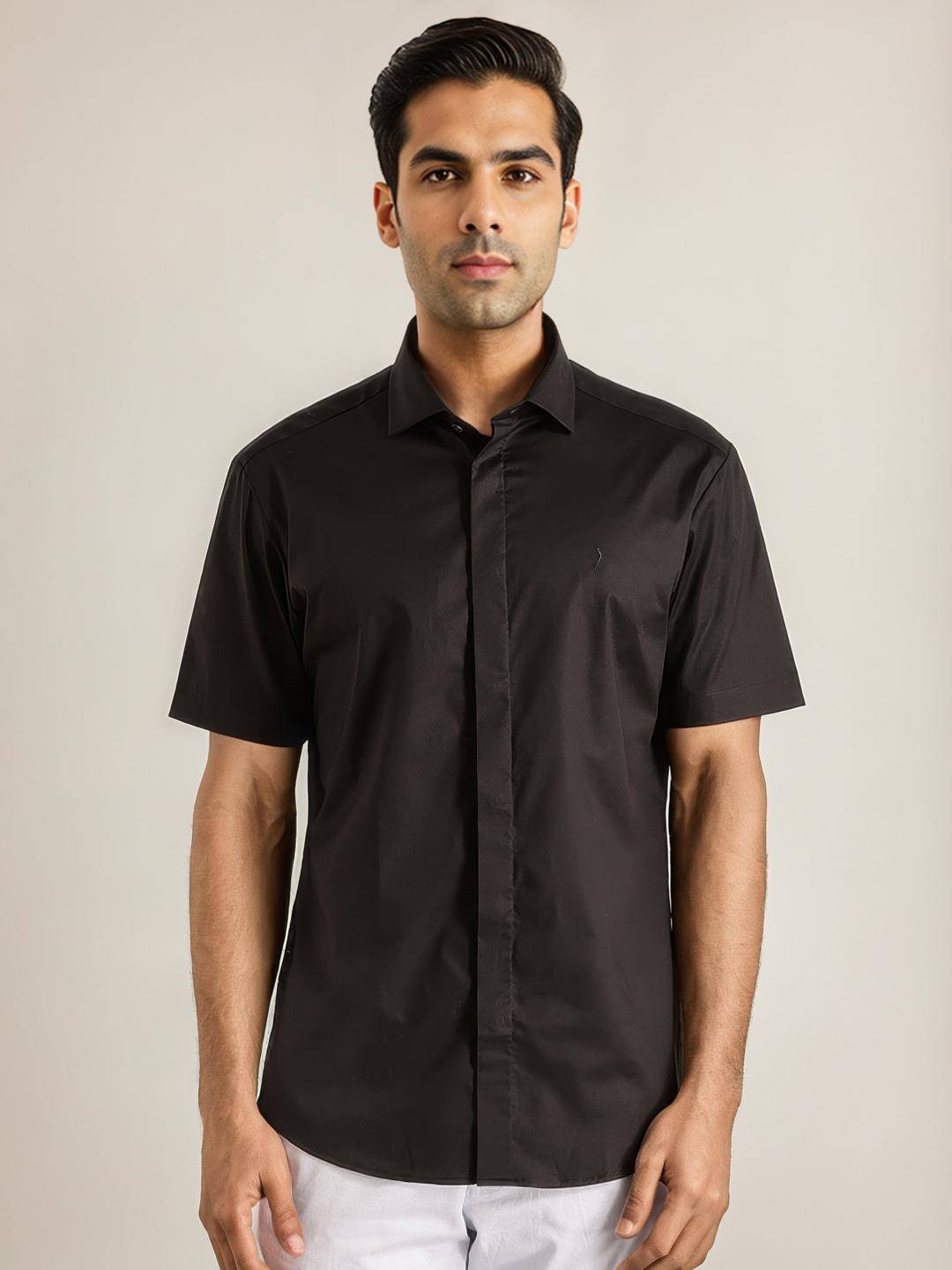 Men Solid Half Sleeve Cotton Stretch Shirt