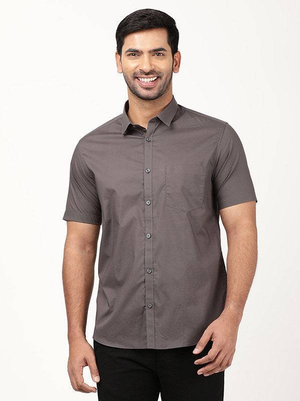 Men Solid Half Sleeve Cotton Stretch Shirt