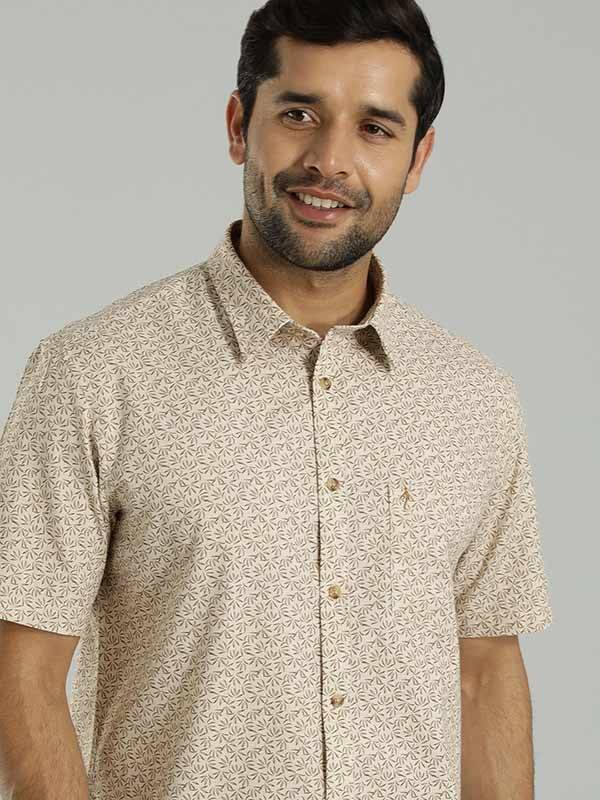 Men Printed Half Sleeve Cotton Shirt