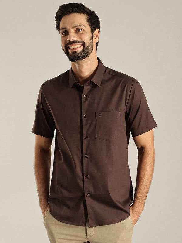 Men Solid Half Sleeve Cotton Blend Shirt