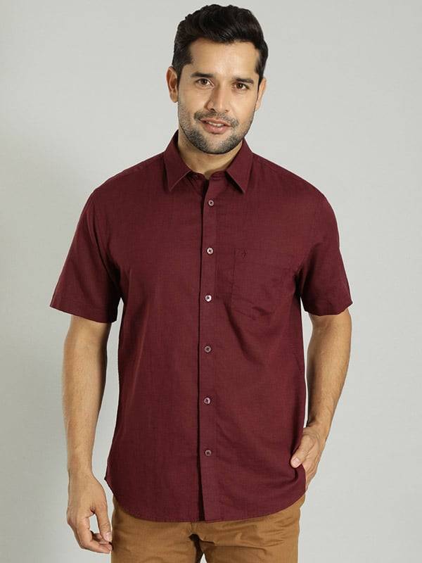 Men Solid Half Sleeve Cotton Blend Shirt