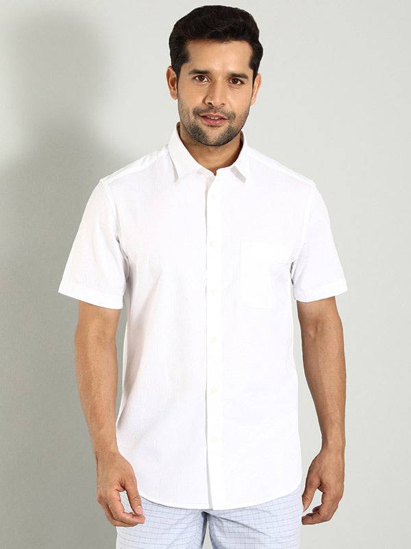 Men Solid Half Sleeve Cotton Shirt