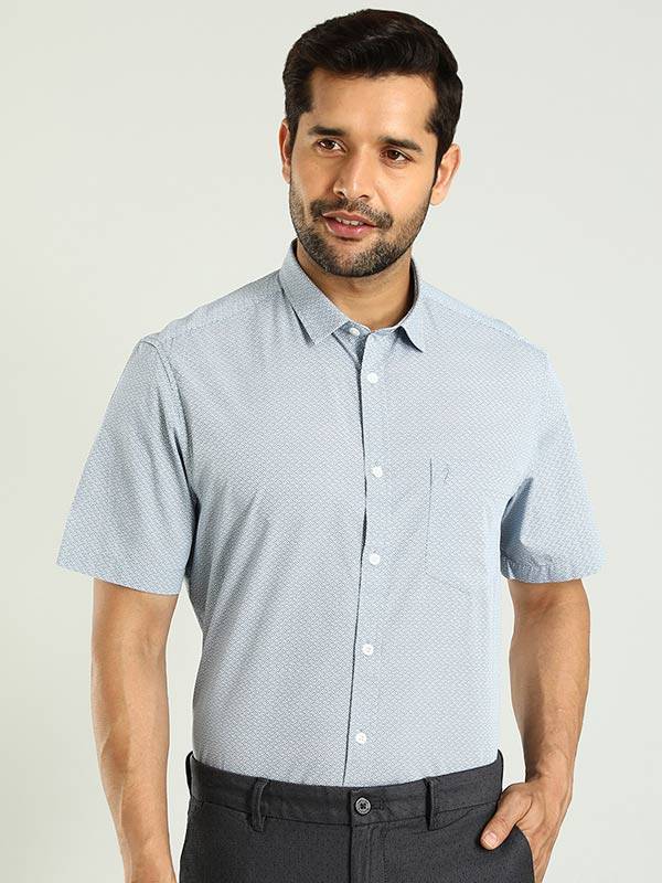 Men Printed Half Sleeve Cotton Shirt