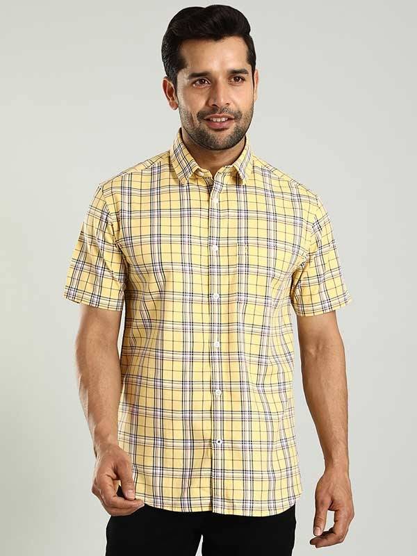 Men Checked Half Sleeve Cotton Shirt