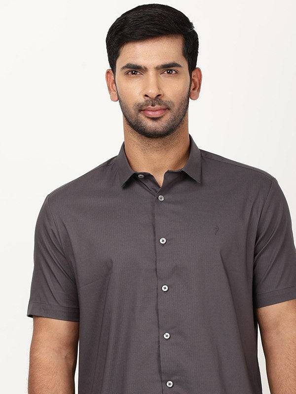 Men Solid Half Sleeve Cotton Blend Shirt